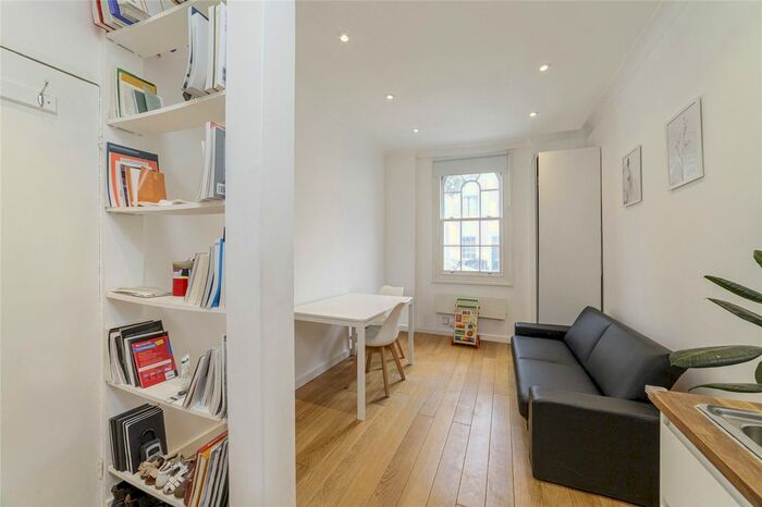 1 Bedroom Flat To Rent In St. Peter's Street, Angel, N1