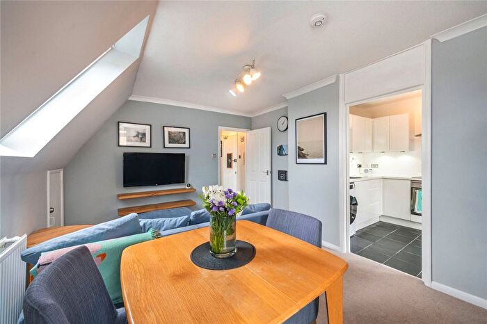 1 Bedroom Flat To Rent In Oakhill Road, East Putney, SW15