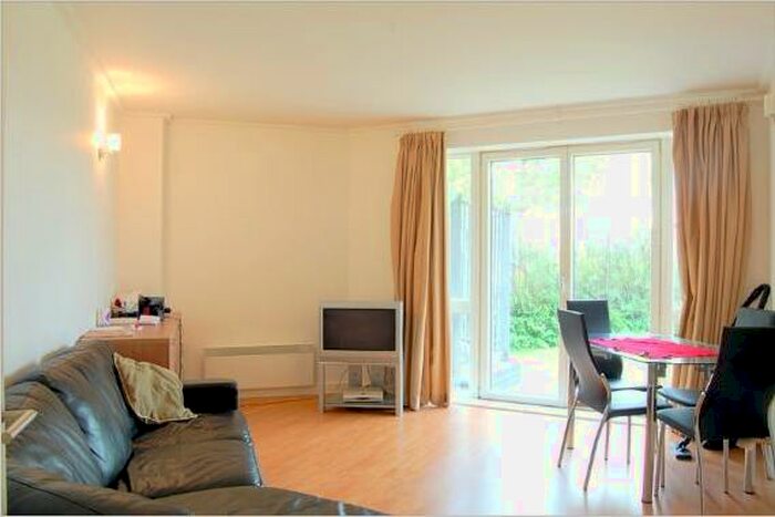 2 Bedroom Flat To Rent In Naxos Building, Hutching Street, Canary Wharf, South Quay, London, E14