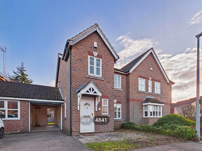 3 Bedroom Semi-Detached House To Rent In , Trajan Close, Colchester, CO4