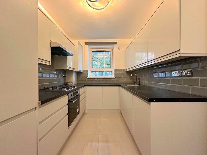 4 Bedroom Flat To Rent In Ellen Street, London, E1