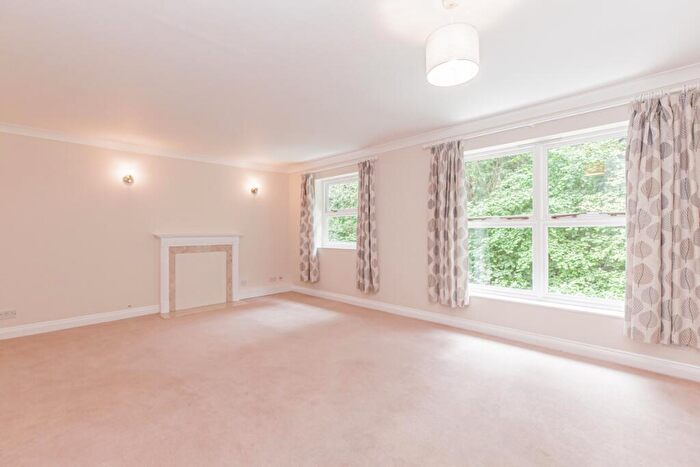 2 Bedroom Apartment To Rent In Dorchester Close, Headington, OX3