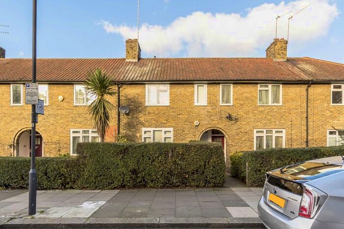 4 Bedroom Property To Rent In Bryony Road, London W12