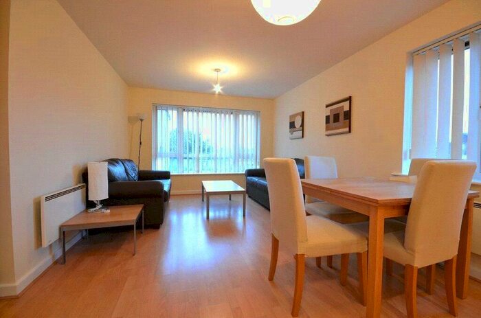 3 Bedroom Apartment To Rent In Sugar Mill, Block, Eccles New Road, Salford, M5