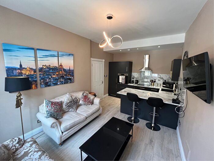 2 Bedroom Flat To Rent In / Dean Park Street, Edinburgh, EH4