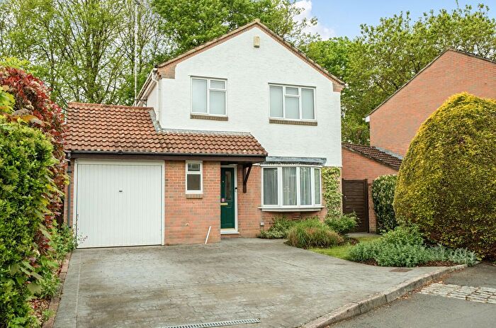 3 Bedroom Detached House For Sale In Petrel Close, Wokingham, Berkshire, RG41