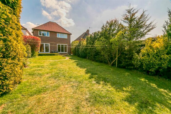 5 Bedroom Detached House For Sale In Carroll Avenue, Merrow, GU1