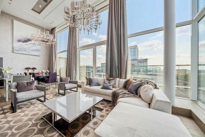 3 Bedroom Flat To Rent In Wolfe House, W14