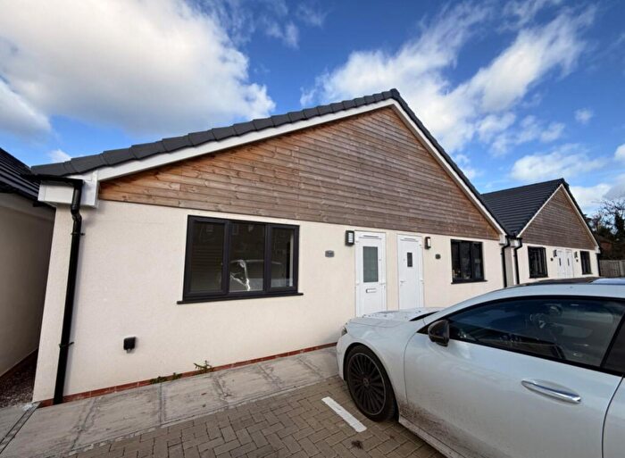 2 Bedroom Bungalow To Rent In Obelisk Close, SO45