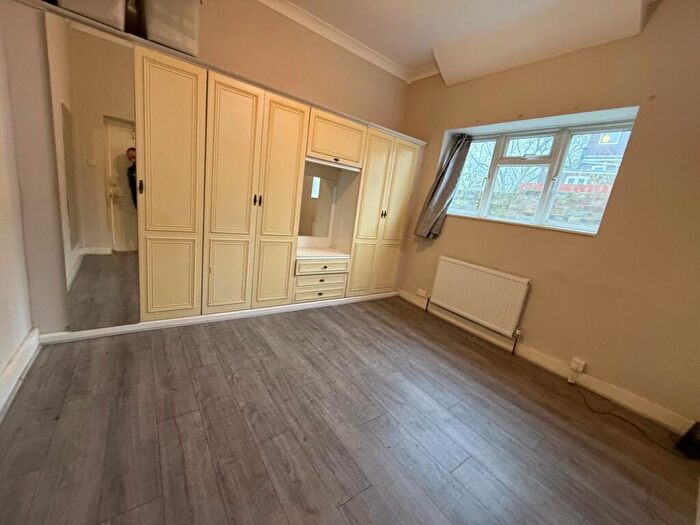 1 Bedroom Flat To Rent In Hampden Road, Turnpike Lane, N8