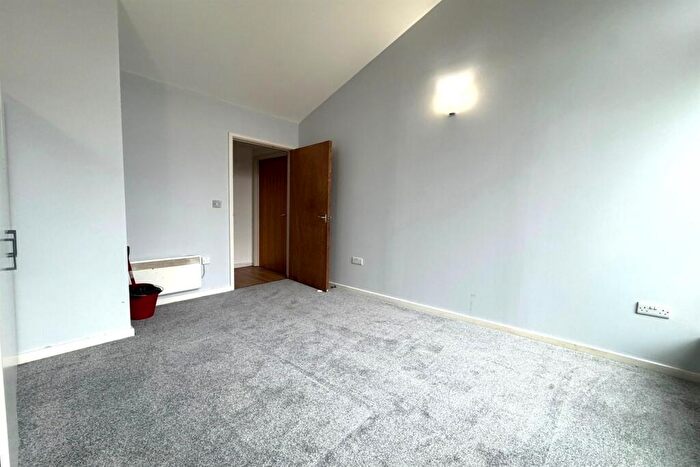 2 Bedroom Apartment To Rent In Grainstore, Canning Town, E16