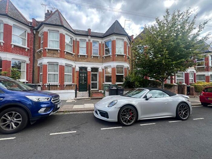 6 Bedroom Terraced House To Rent In Keston Road, London, N17