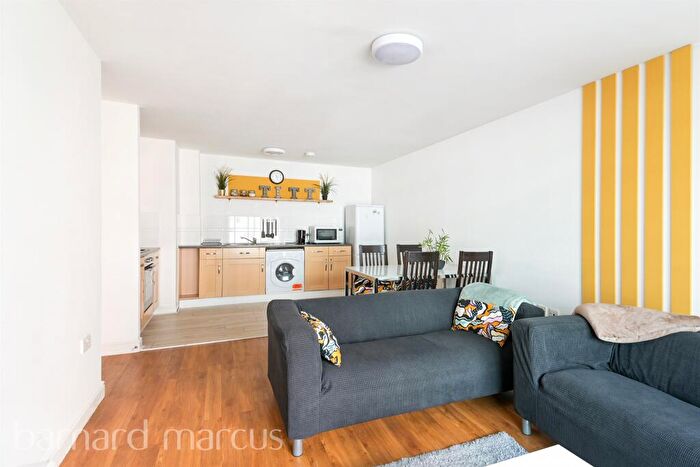2 Bedroom Apartment For Sale In Station Approach, Epsom, KT19