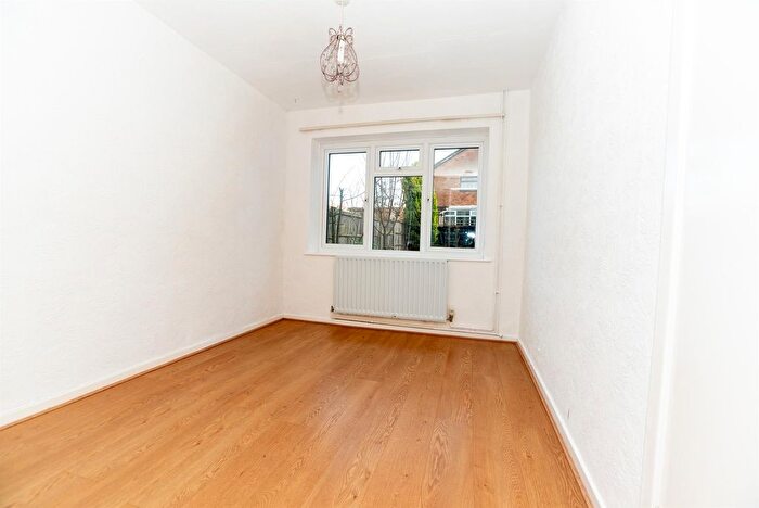 3 Bedroom End Of Terrace House For Sale In Bromwich Road, Hillmorton, Rugby, CV21