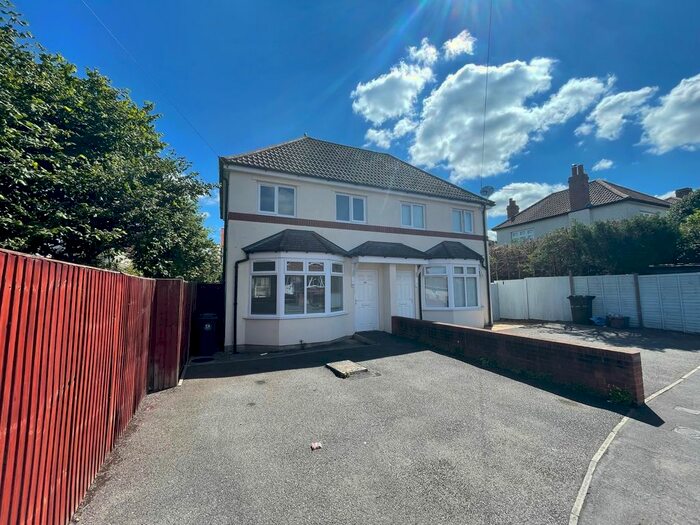 2 Bedroom Property To Rent In Kimberley Road, Fishponds, Bristol, BS16