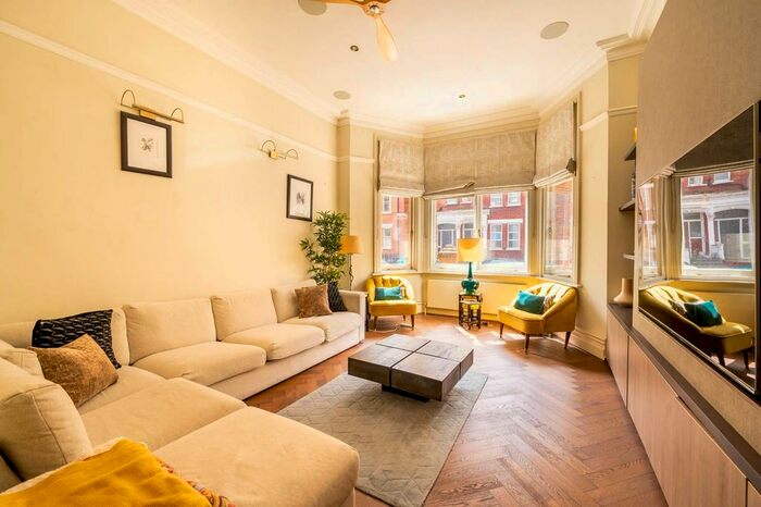 3 Bedroom Maisonette To Rent In Comeragh Road, Barons Court, London, W14