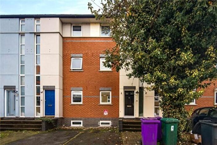 5 Bedroom Terraced House For Sale In Blondin Street, London, E3