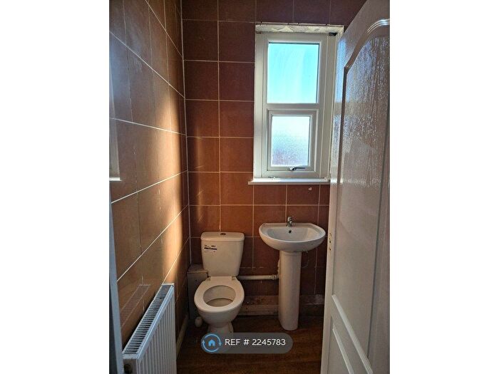 4 Bedroom Terraced House To Rent In Paxton Street, Ferryhill, DL17