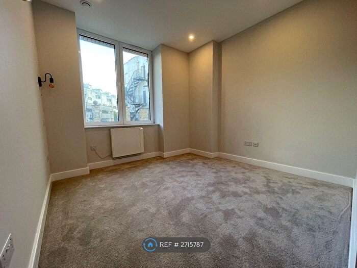 2 Bedroom Flat To Rent In Carlton Crescent, Southampton, SO15