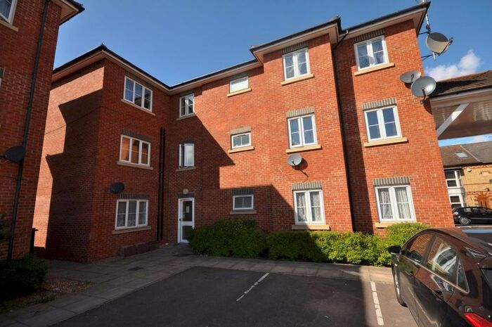 2 Bedroom Flat To Rent In College Street, Kempston, Bedford, MK42