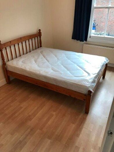 3 Bedroom Flat To Rent In London, , Aldgate East, Settles St -, E1