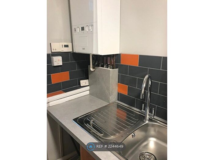 2 Bedroom Flat To Rent In Clepington Road, Dundee, DD3