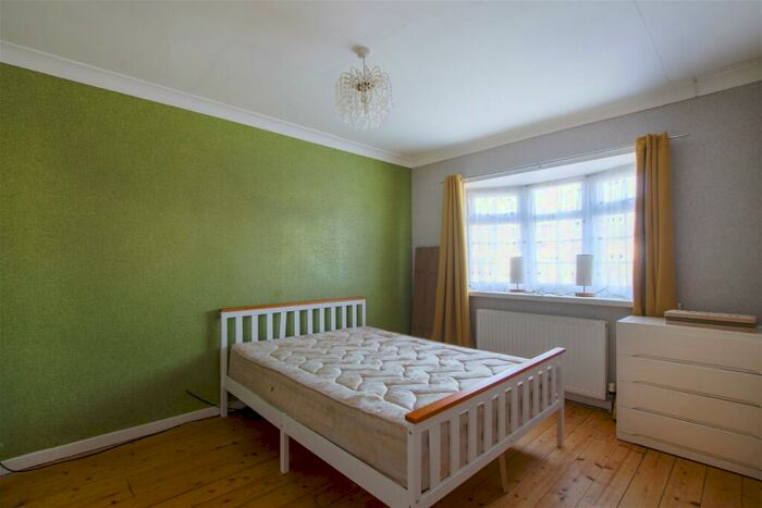 3 Bedroom Detached Bungalow For Sale In Kingston Crescent, Southport, PR9