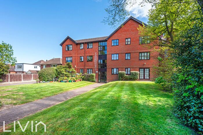 2 Bedroom Flat For Sale In Maybury Court, Haling Park Road, South Croydon, Greater London, CR2