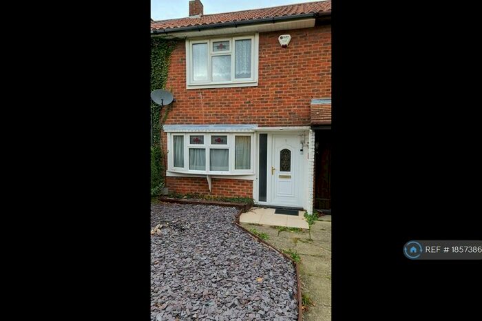 2 Bedroom Terraced House To Rent In Deepdene, Basildon, SS16
