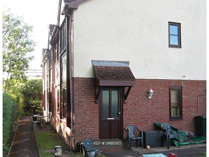 2 Bedroom Terraced House To Rent In Orchard Close, Wokingham, RG40