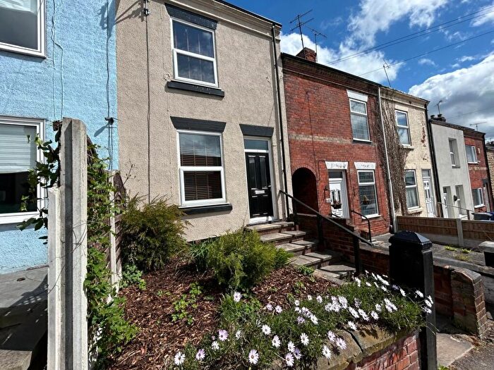 3 Bedroom House To Rent In Rutland Road, Chesterfield, S40