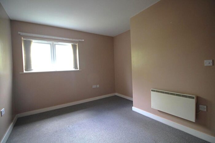 2 Bedroom Flat For Sale In Altrincham Road, Manchester, M22