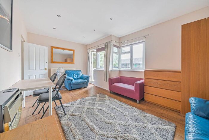 2 Bedroom Flat For Sale In Southey Road, Oval, London, SW9