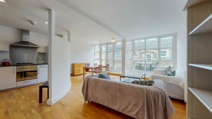 2 Bedroom Apartment To Rent In Pear Tree Court, EC1R