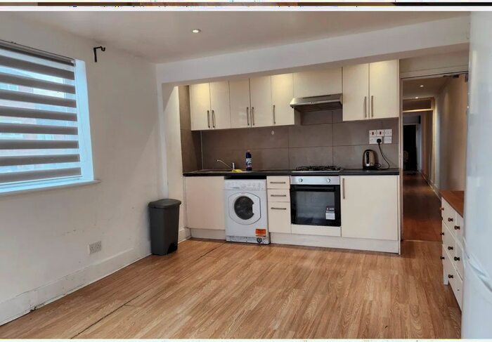 5 Bedroom End Of Terrace House To Rent In Goodman Crescent, London, SW2