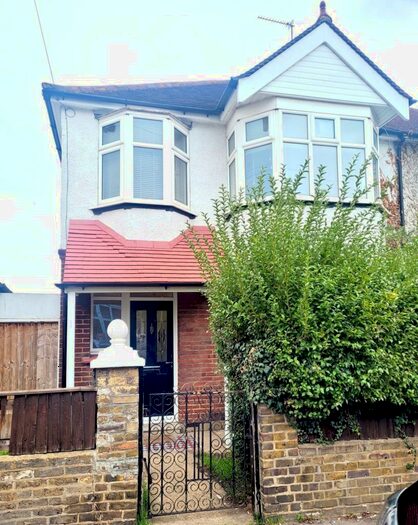 3 Bedroom Semi-Detached House To Rent In First Avenue, Gillingham, ME7