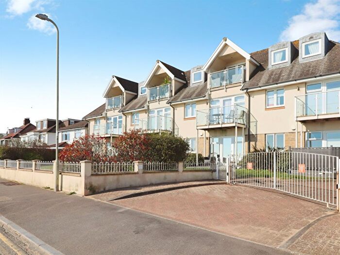 1 Bedroom Flat For Sale In Beach Road, Porthcawl, CF36