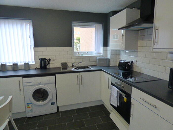 2 Bedroom House To Rent In Minster Court, L7