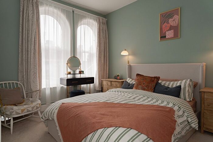 3 Bedroom Semi-Detached House For Sale In Warwick Road, Redhill, RH1