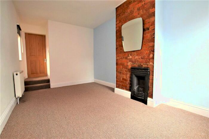 2 Bedroom Apartment To Rent In Victoria Road, Abington, Northampton, NN1