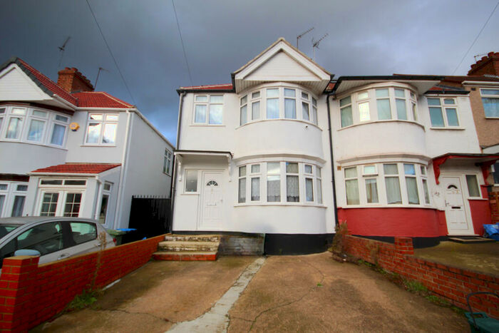 3 Bedroom End Of Terrace House To Rent In Mount Pleasant, Wembley, HA0