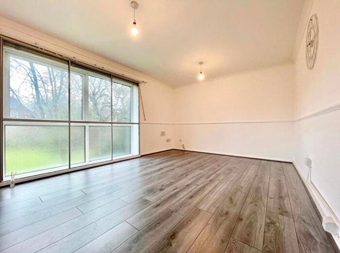 2 Bedroom Flat To Rent In Parkfield House, Gravelly Hill, Birmingham., B23