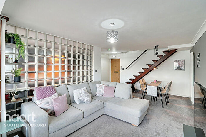 2 Bedroom Flat For Sale In Bedford Road, South Woodford, E18