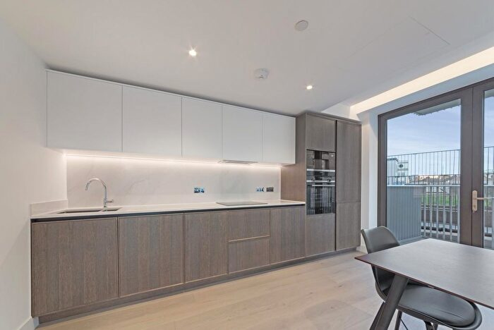 2 Bedroom Flat To Rent In Sovereign Court, Jubilee Walk, London, WC1X