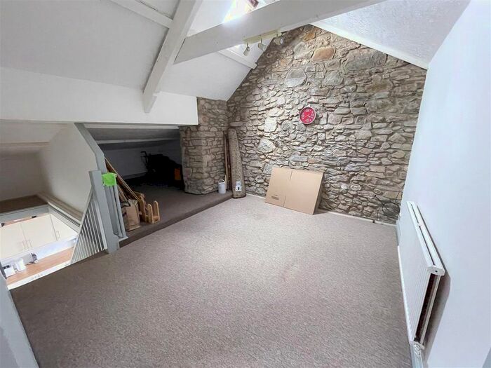 3 Bedroom Flat To Rent In Prendergast, Haverfordwest, SA61