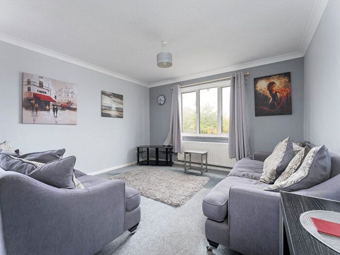 2 Bedroom Flat For Sale In Dorset Road, Sutton, SM2
