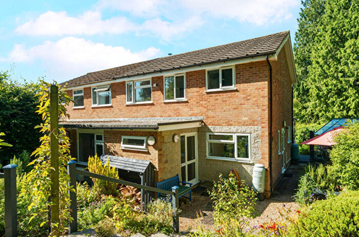 3 Bedroom Semi-Detached House For Sale In Sunvale Close, Haslemere, Surrey, GU27