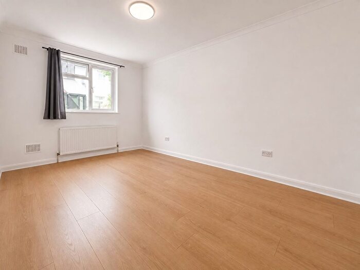1 Bedroom Flat To Rent In Drapars Court, Bridge Road, Grays, RM17