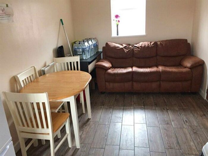 1 Bedroom House To Rent In Ashurst Way, Rosehill, Oxford, OX4