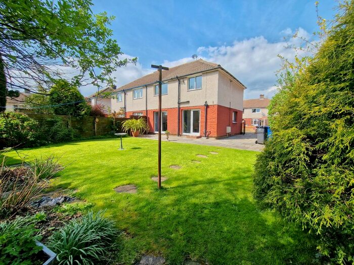 3 Bedroom Semi-Detached House For Sale In Oak Street, Grimethorpe, Barnsley, S72